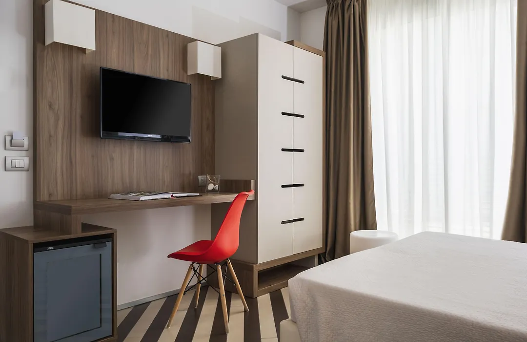 Dan Hotel-1